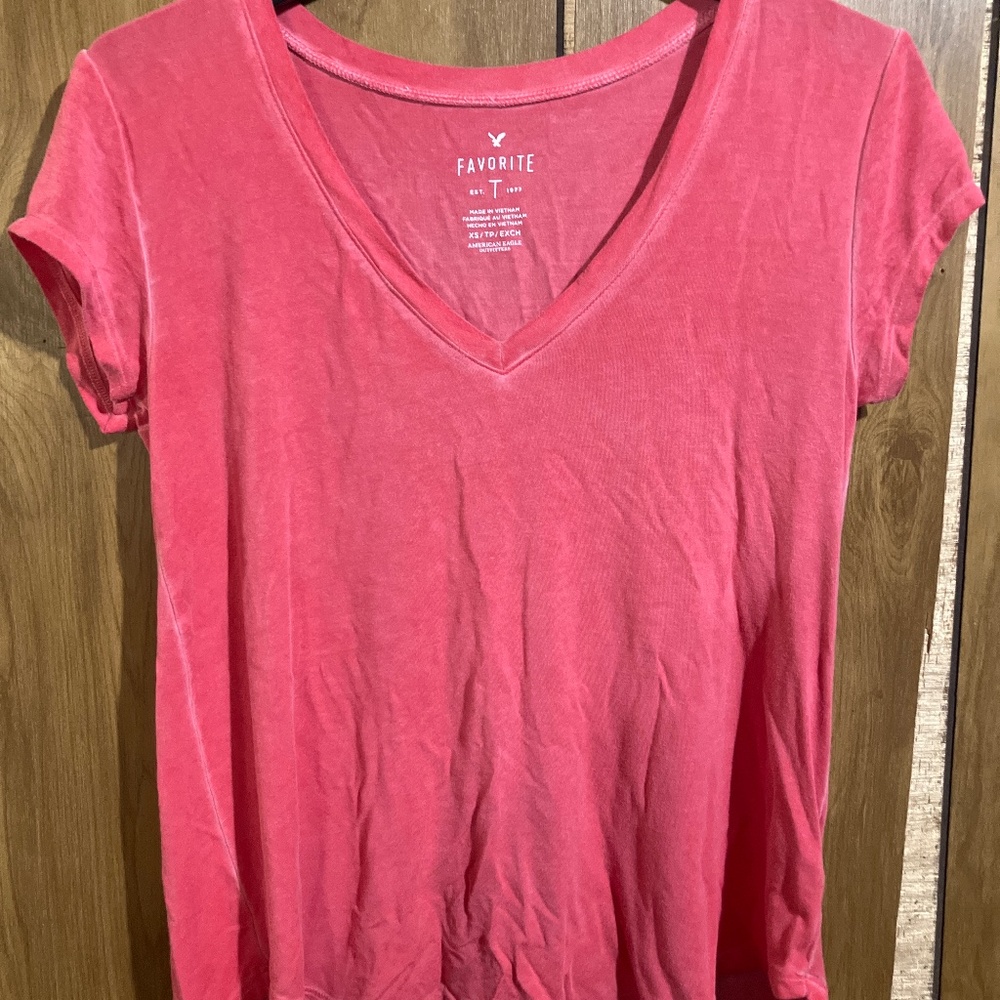 AMERICAN EAGLE SOFT & SEXY OVERSIZED V-NECK T-SHIRT BRIGHT RED